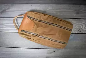 Field Tan and Natural Leather Golf Shoe Bag