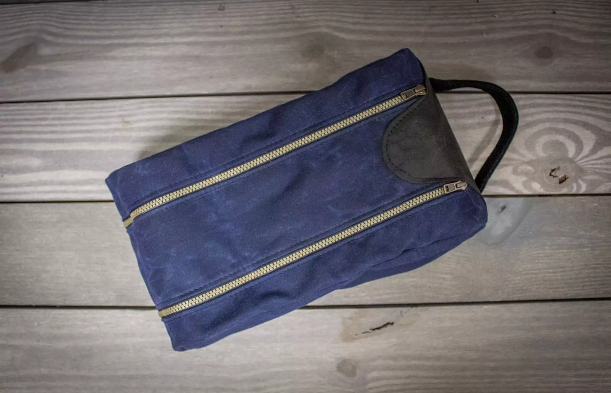 Navy and Black Leather Golf Shoe Bag